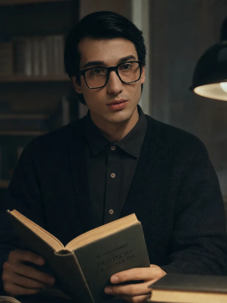 Okan Köstereli — Ali rolünde